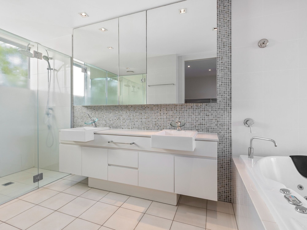 Luxury Apartments on Bells Boulevard