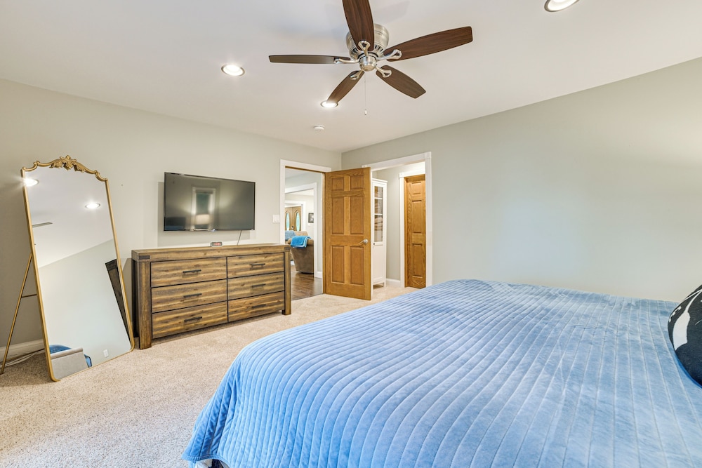 Sunroom, Dining Pavilion & More: Gem on Burt Lake!