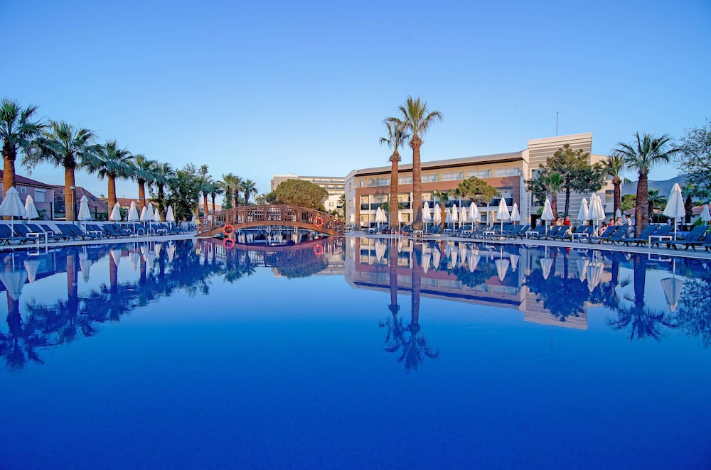 Palm Wings Beach Resort & Spa Kusadasi- All Inclusive