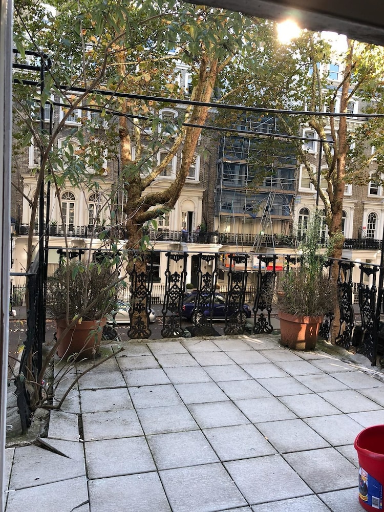 balcony
