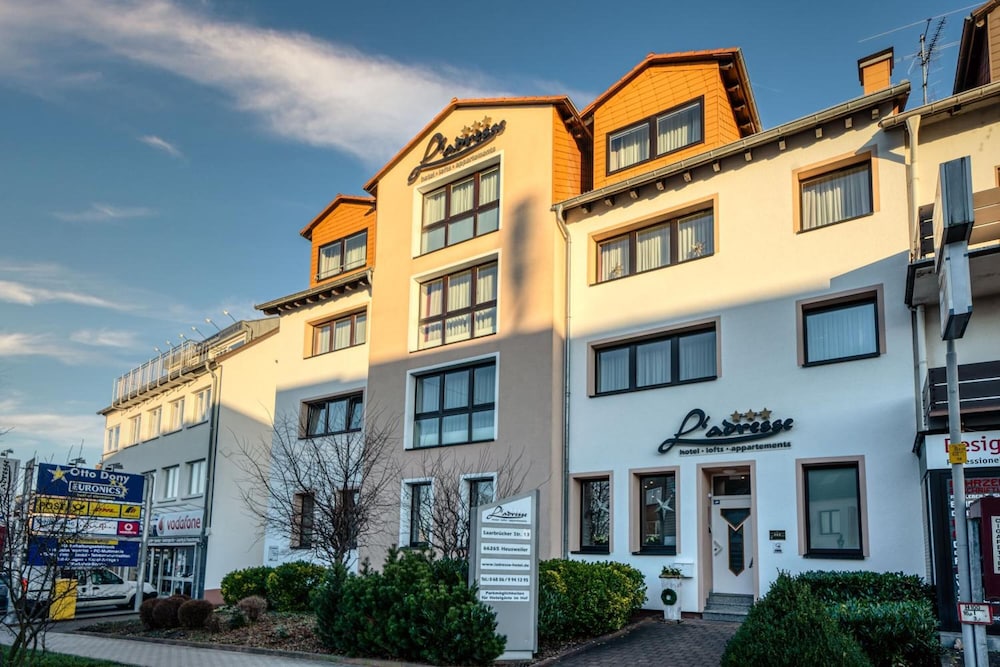 Hotel L'adresse - Image 1