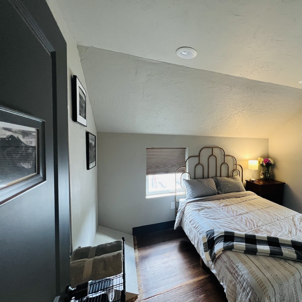 Treeline Hostel view 3