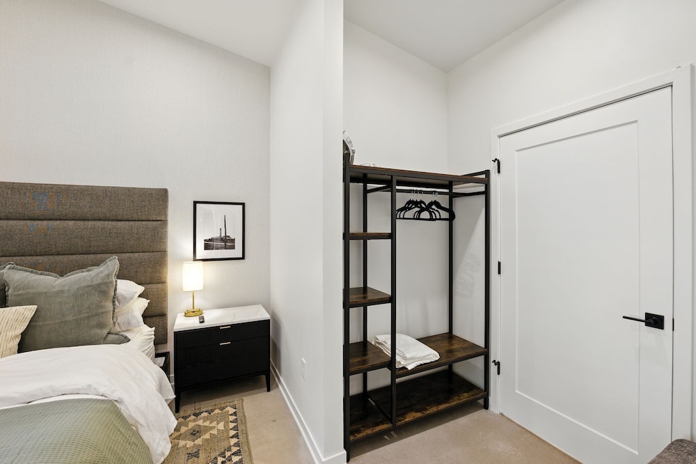 500 House - Unit B 2 Bedroom Townhouse