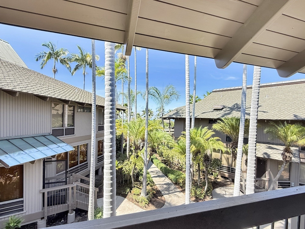 Large 3BR + Loft at Kanaloa Pools, Golf Views & Prime Keauhou Location
