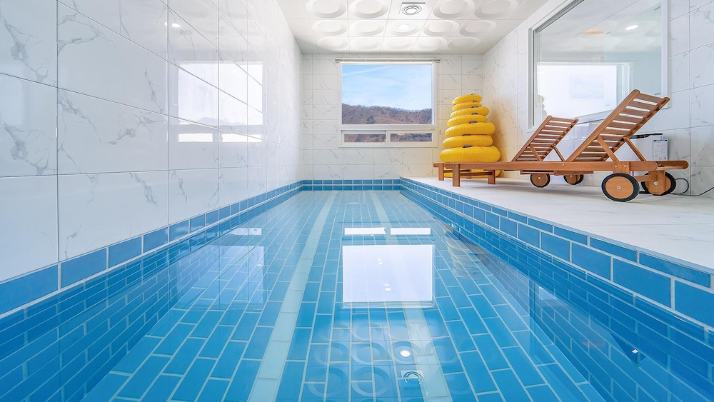 Hotel Gapyeong Boreum-dal Poolvilla - Image 1