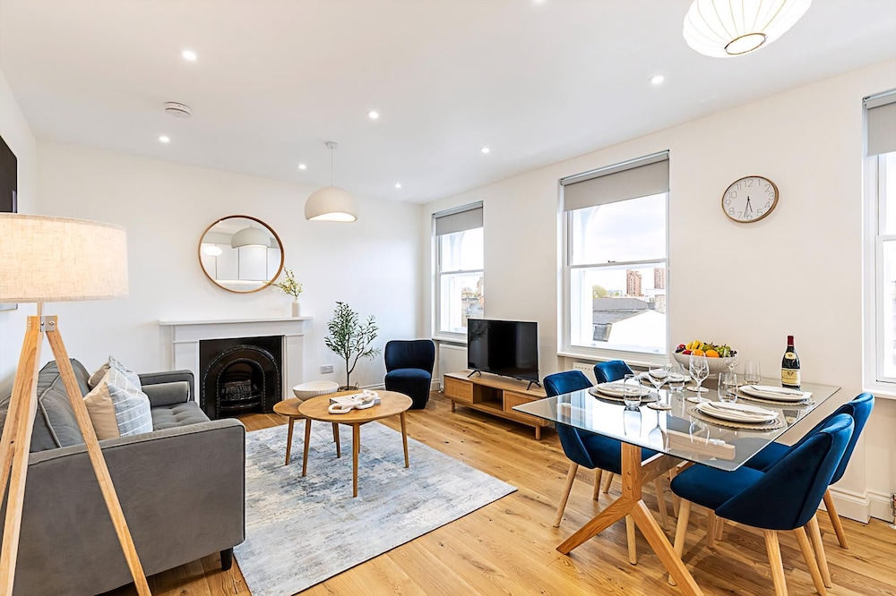 Upscale & Serene Getaway - Prime Chelsea Location!