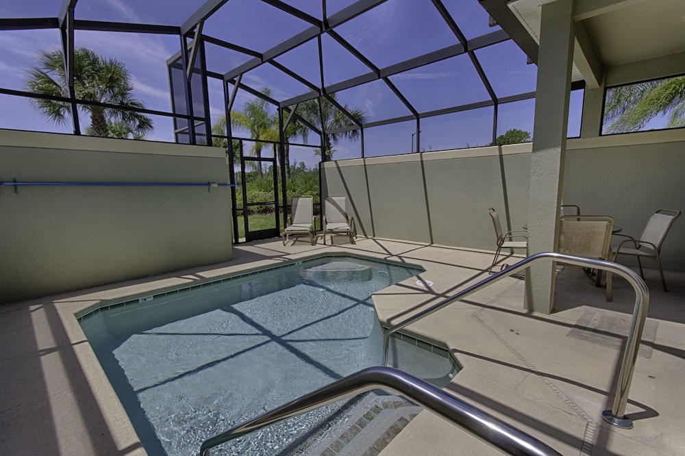 7BR Pool Home Emerald Island by SHV-8409