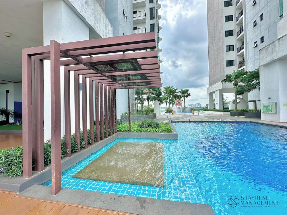 Southkey Mosaic Mid Valley by Stayrene