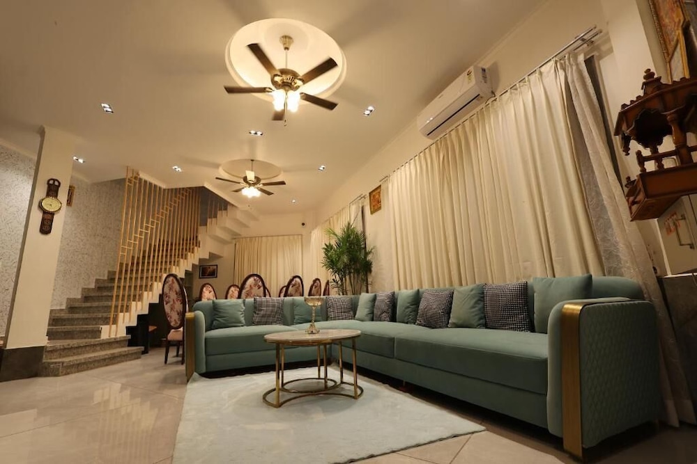 Sanjeevani Farms, Bhopal : A Luxury 5 Bedroom Private Pool Villa