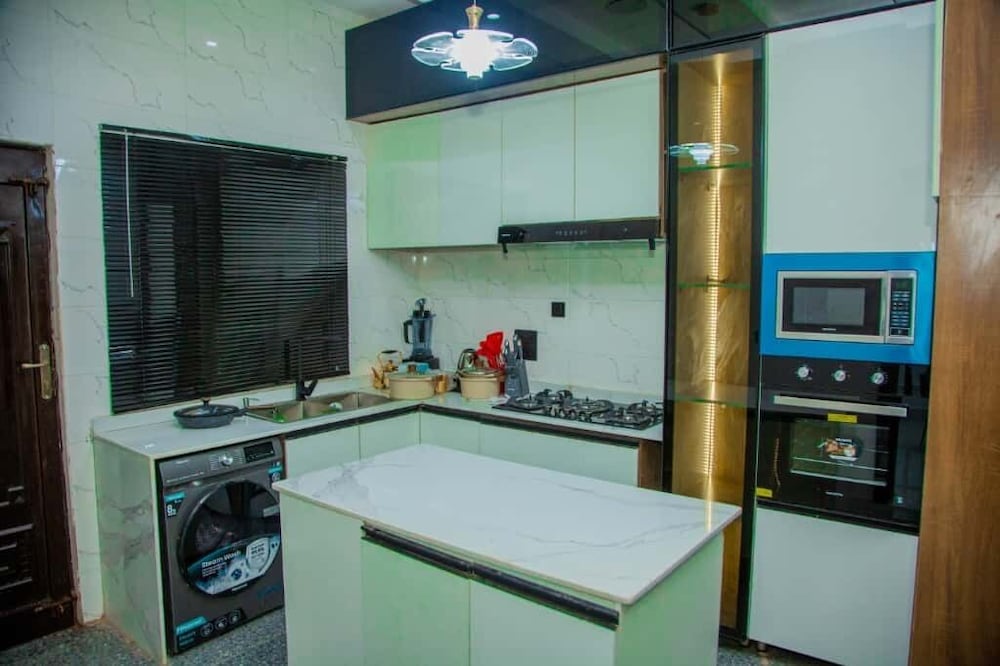 Aviv Luxury Homes