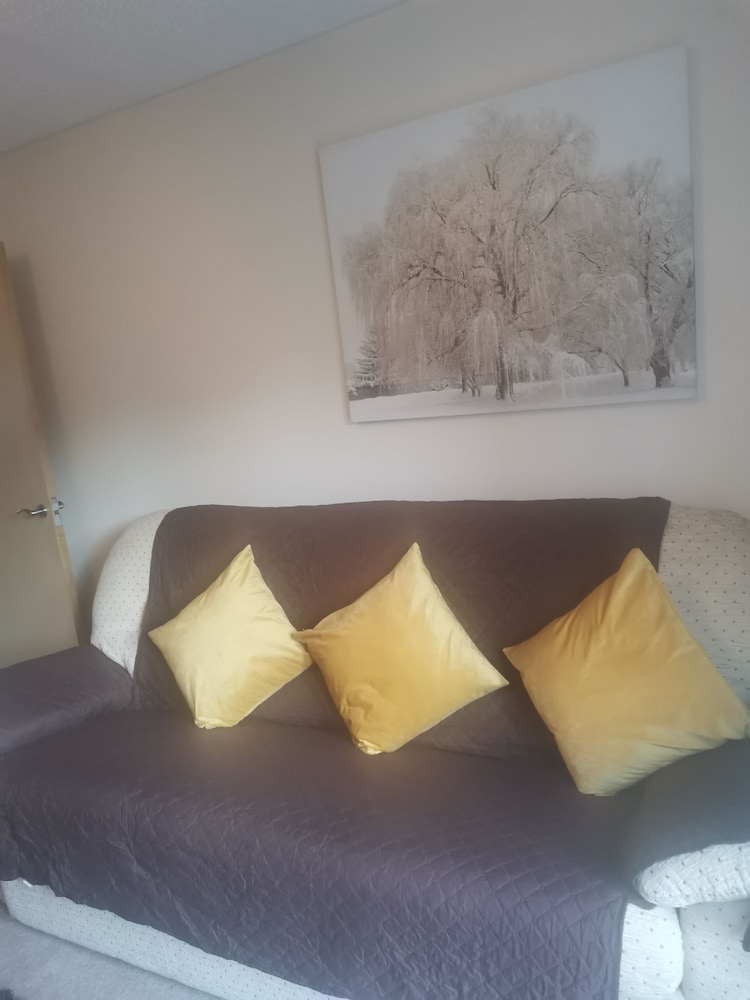 Beautiful 1-bed House in Manchester view 5