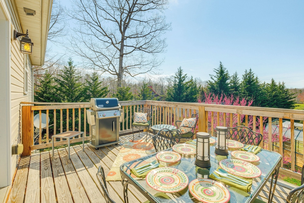 Private Deck & Views: Rural Virginia Escape