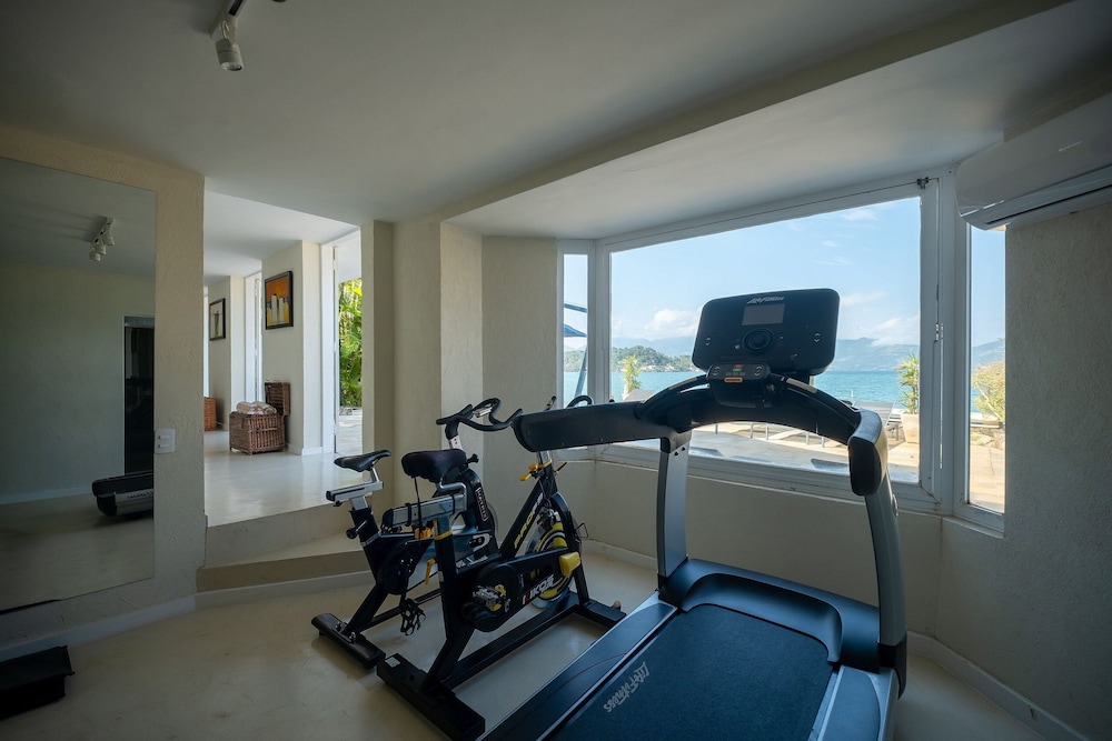 Angra - Mombaça | Mansão Espetacular Beira-Mar, 7 Suites - por Casapē Rio