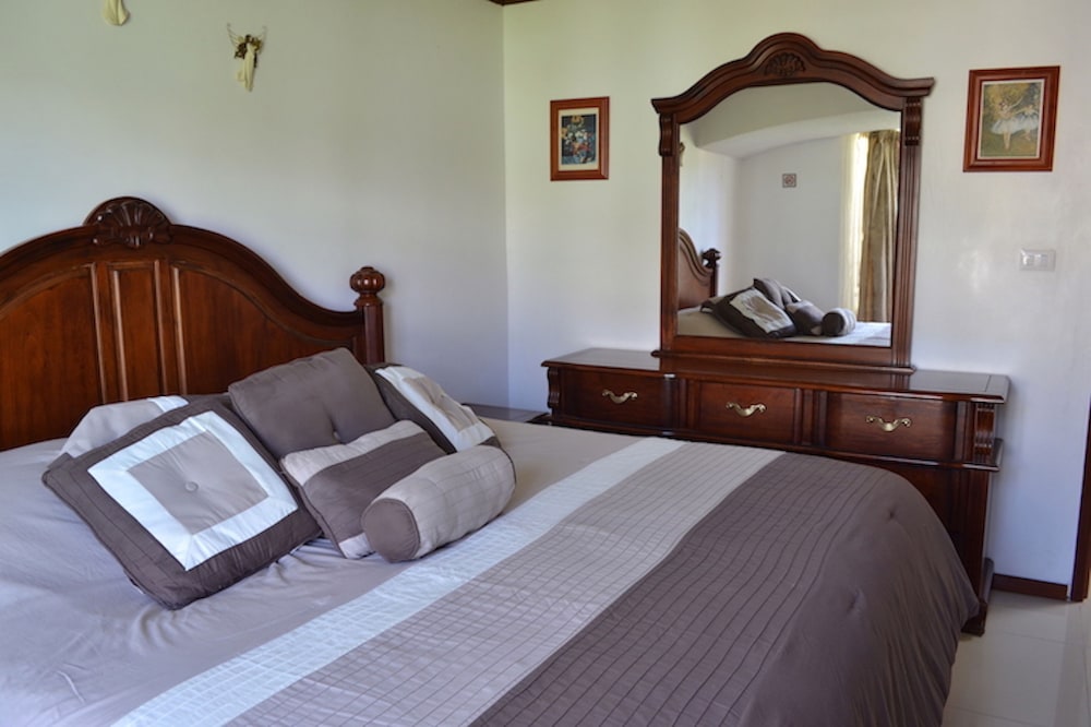 La Aurora Hotel like Home