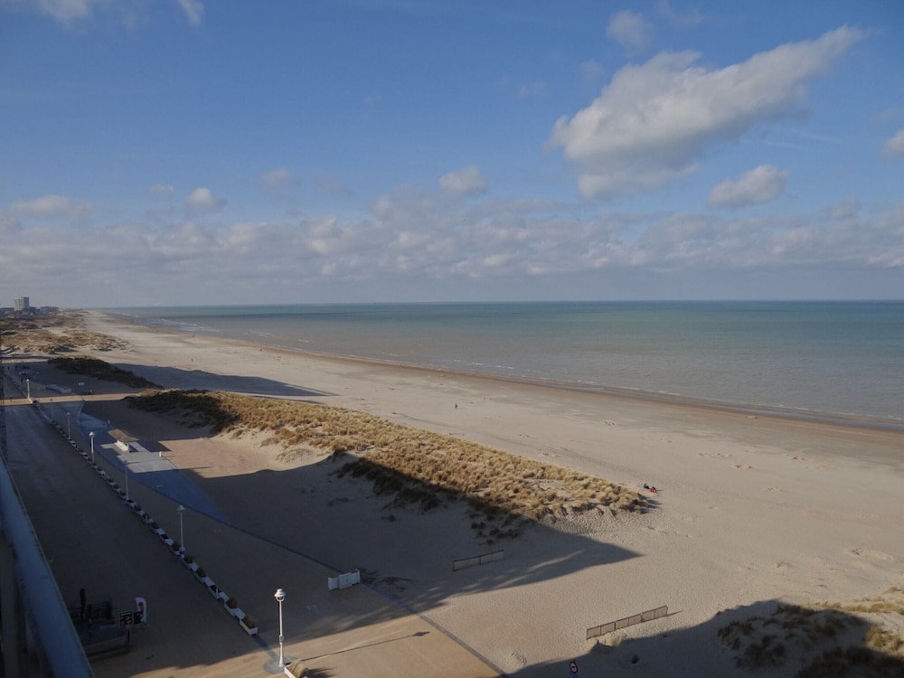 Apartment Nieuwpoort Near Sandy Beach