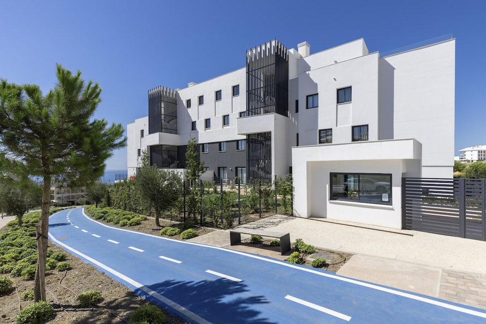 Exclusive 3-bedroom Apartment in Higueron