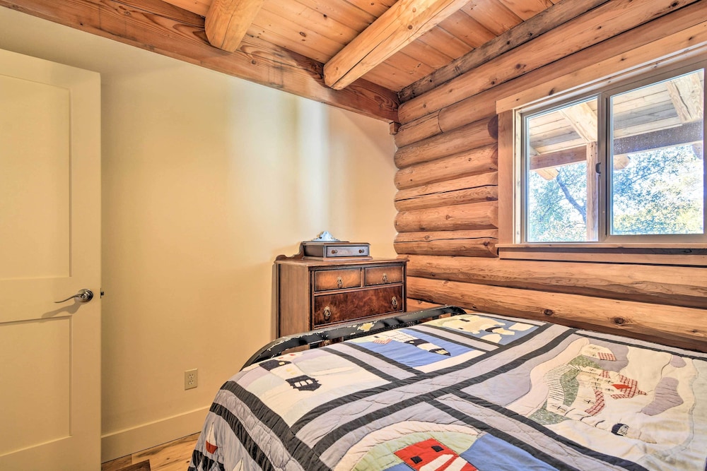 Updated Groveland Cabin w/ Wraparound Deck! view 2