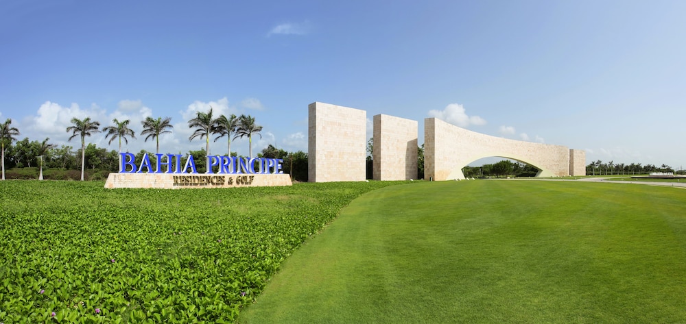 Bahia Principe Vacation Rentals - Three-Bedroom House
