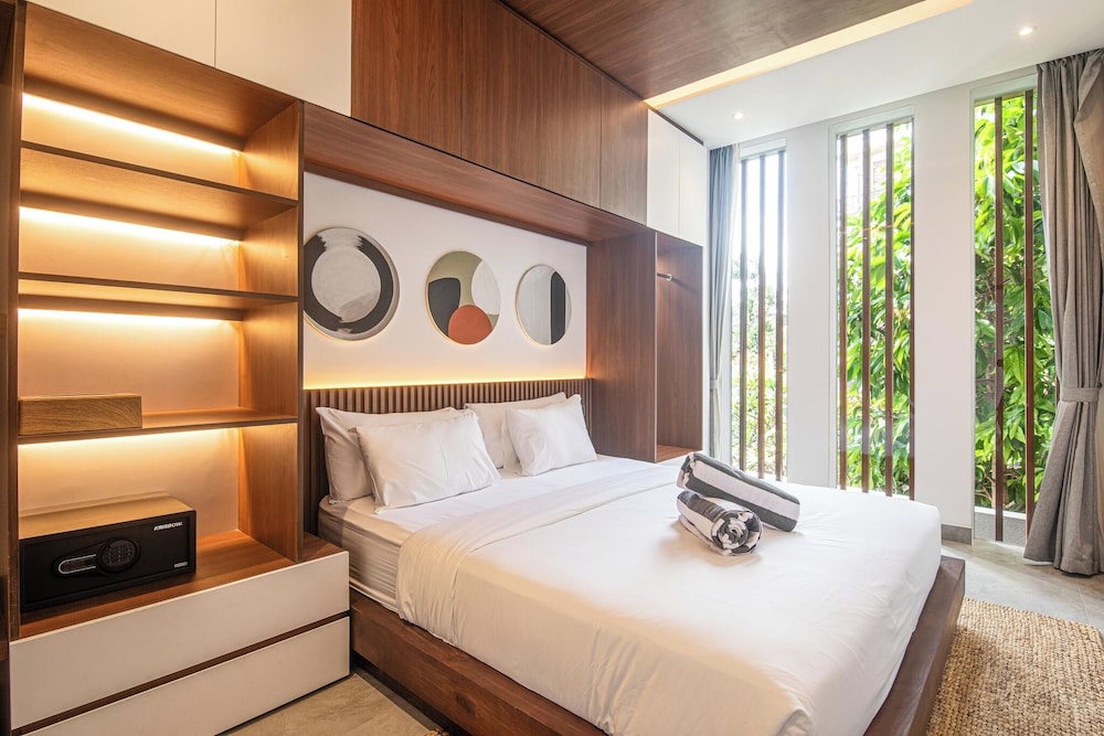 Exquisite 5BR Canggu Villa Steps From the Beach