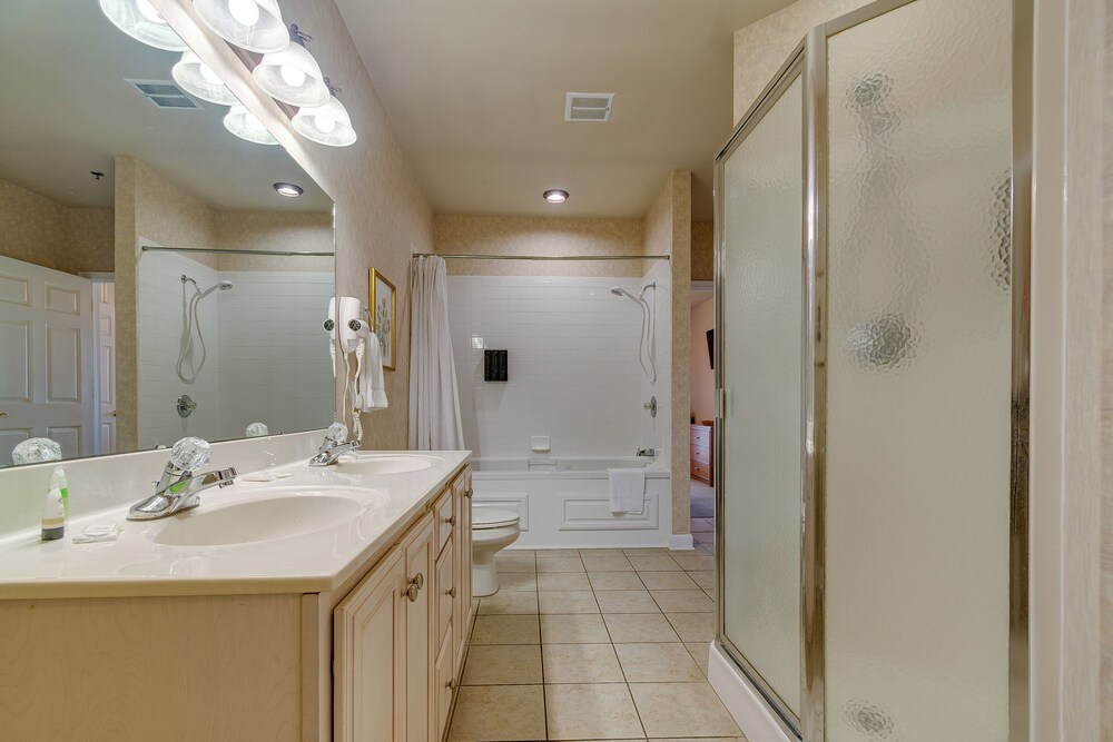 Community Pools & Beach: Smith Mountain Lake Condo