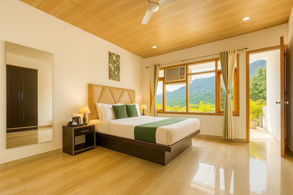 Hotel Shiva Lake - Near Mussoorie Lake