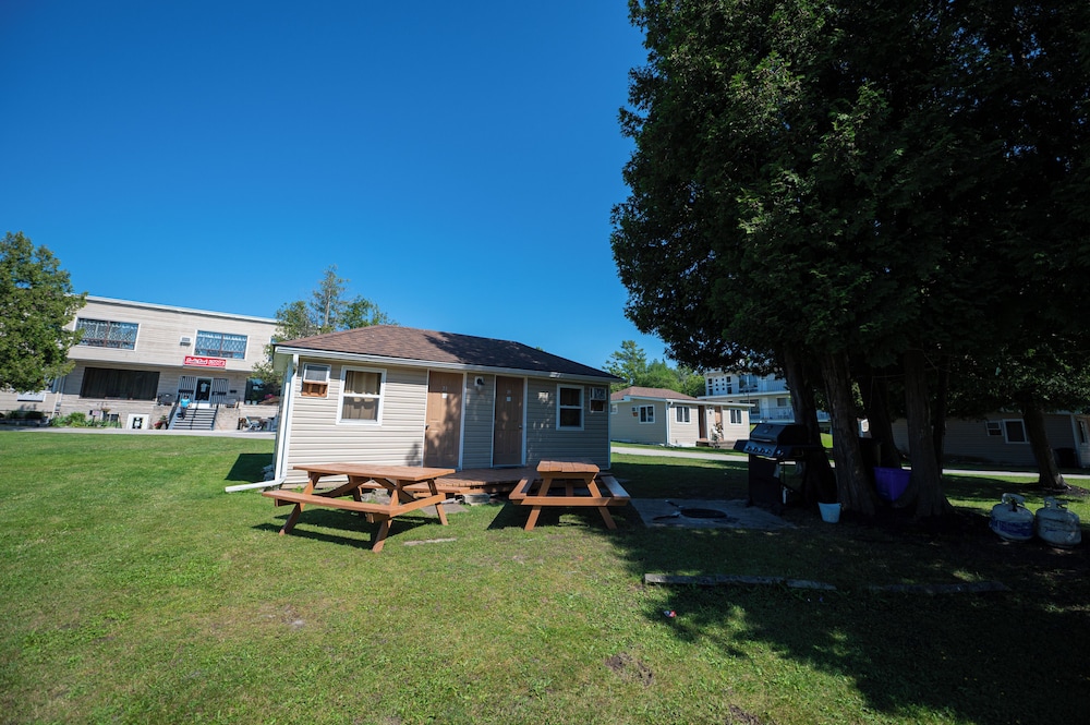 Sauble Beach Lodge