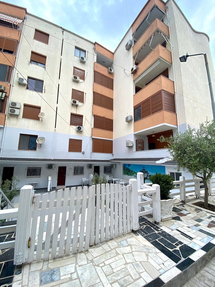 Tns Apartment Durres