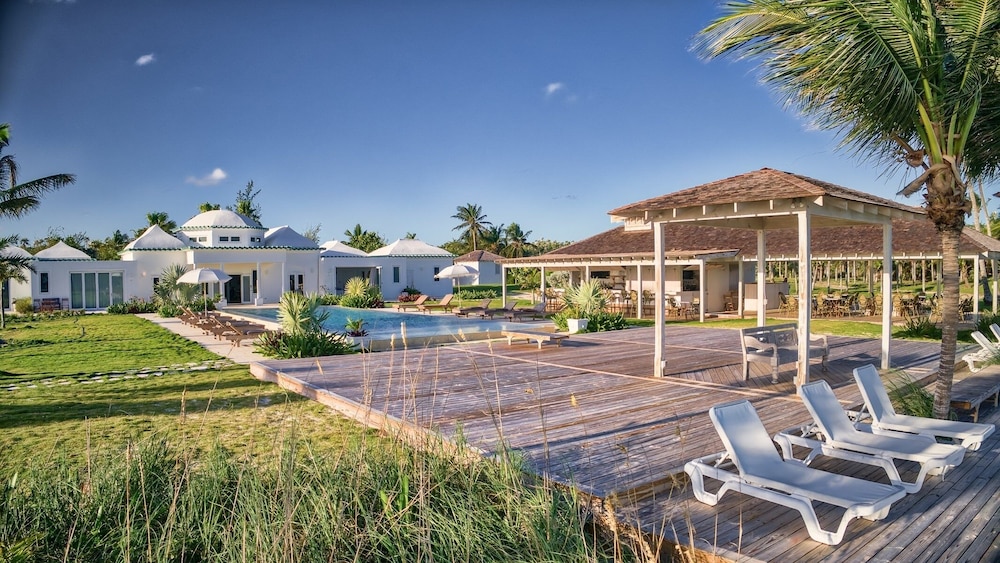 Silver Palms - Brand New Designer Home On Banks Road 2 Bedroom Home