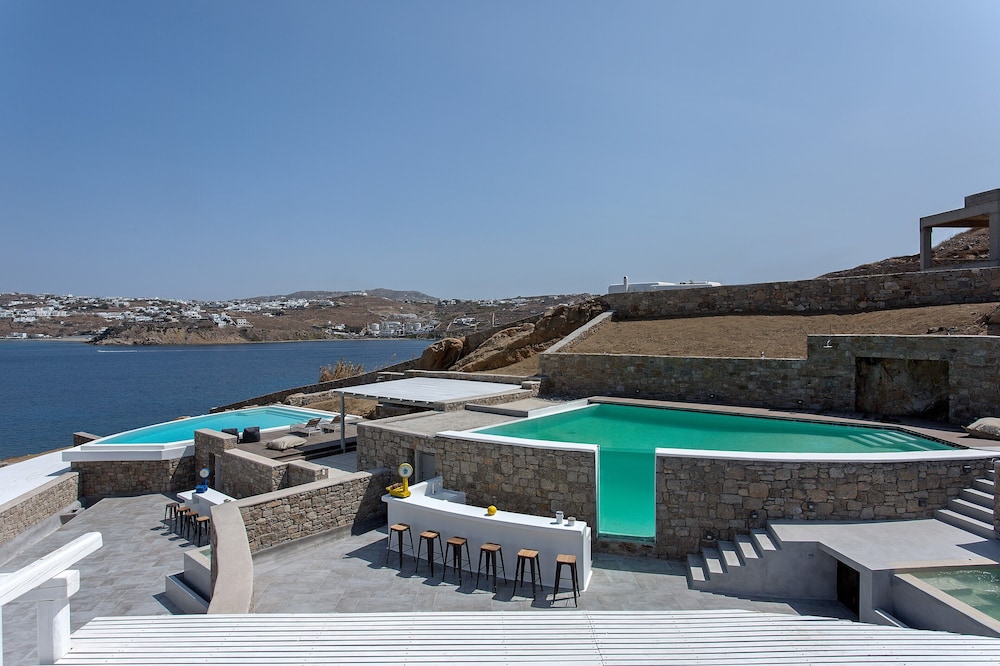 Villa Sapphire 6BR Hot Tub & Pool Ornos
