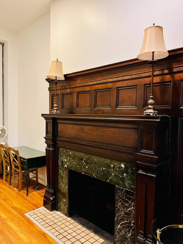 Charming Studio Half Block To Central Park Uws