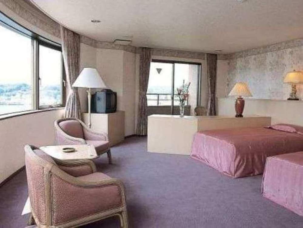 Hamanako Wan Wan Paradise Hotel