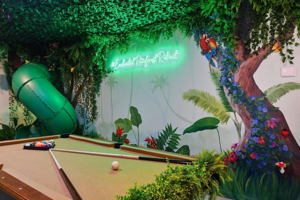 Luxury Stay: Pool, Games, Themed Rooms
