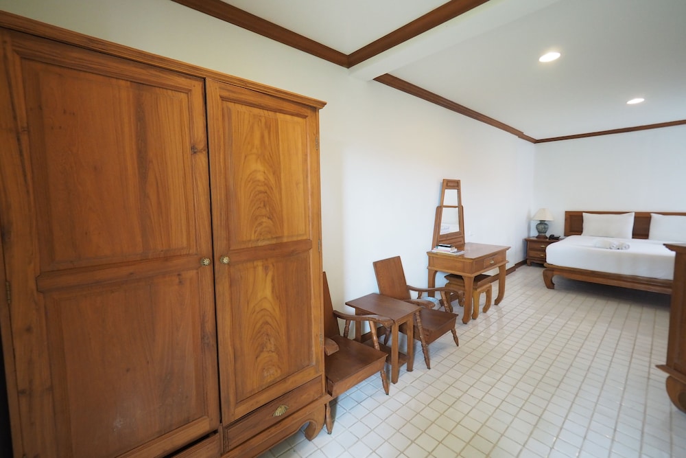 Fah Place Hotel