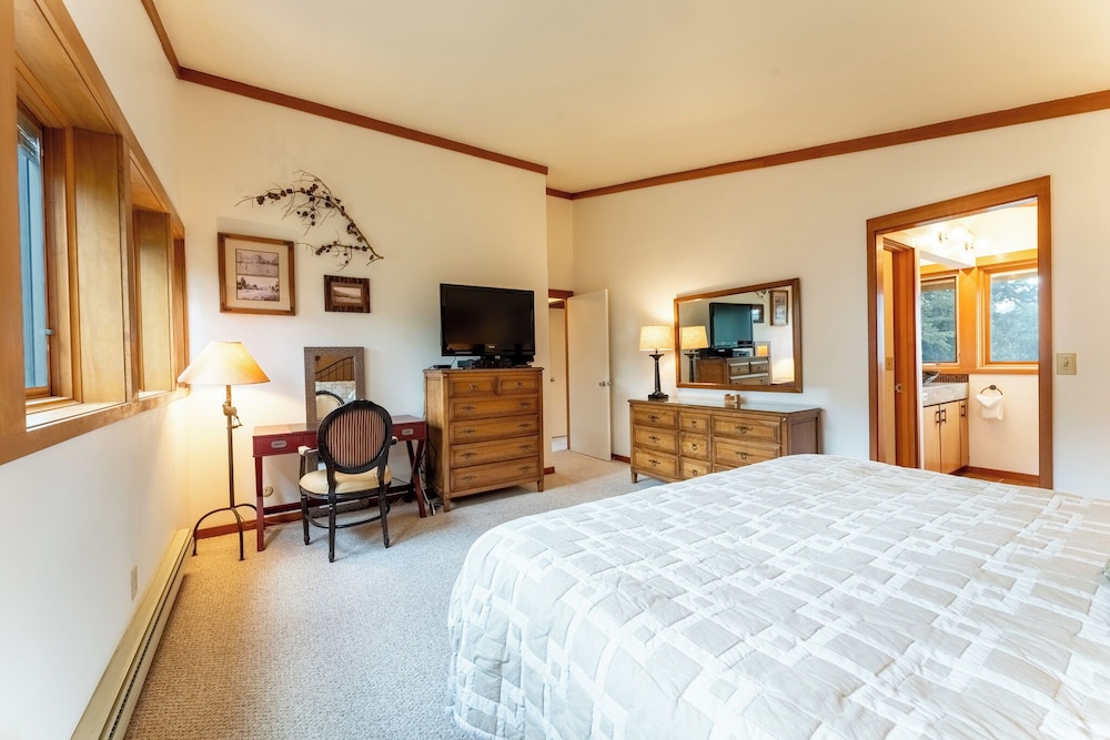 Tennis Townhomes #1340: 2