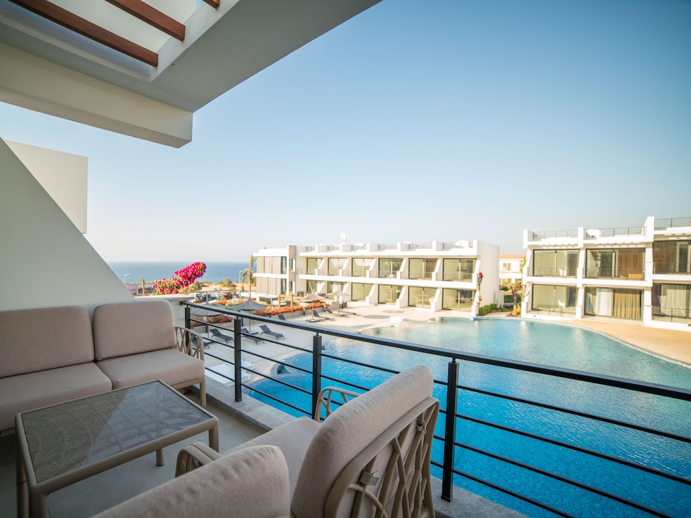 Superfresh Penthouse Studio Apartment With sea View