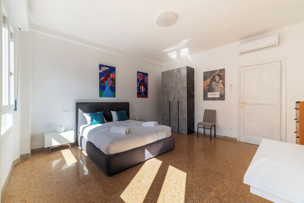 Spacious flat near to Central Rome
