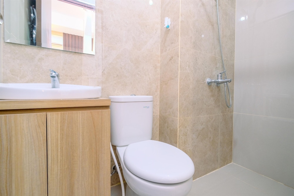 Comfy And Modern Studio At Transpark Cibubur Apartment, Depok - 10