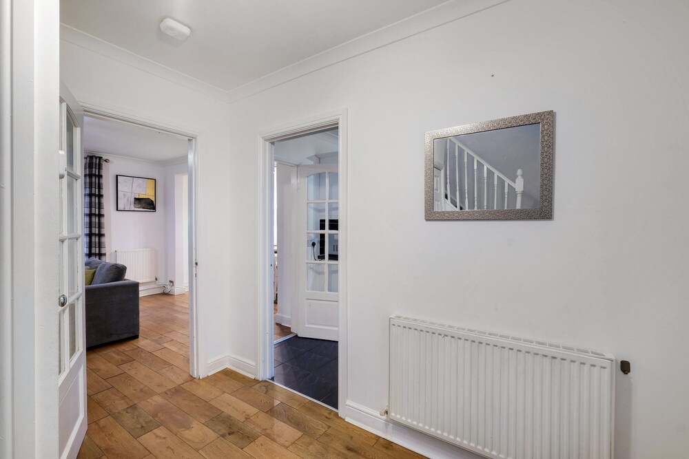 Modern 4 Bedroom Hse Garden in Feltham