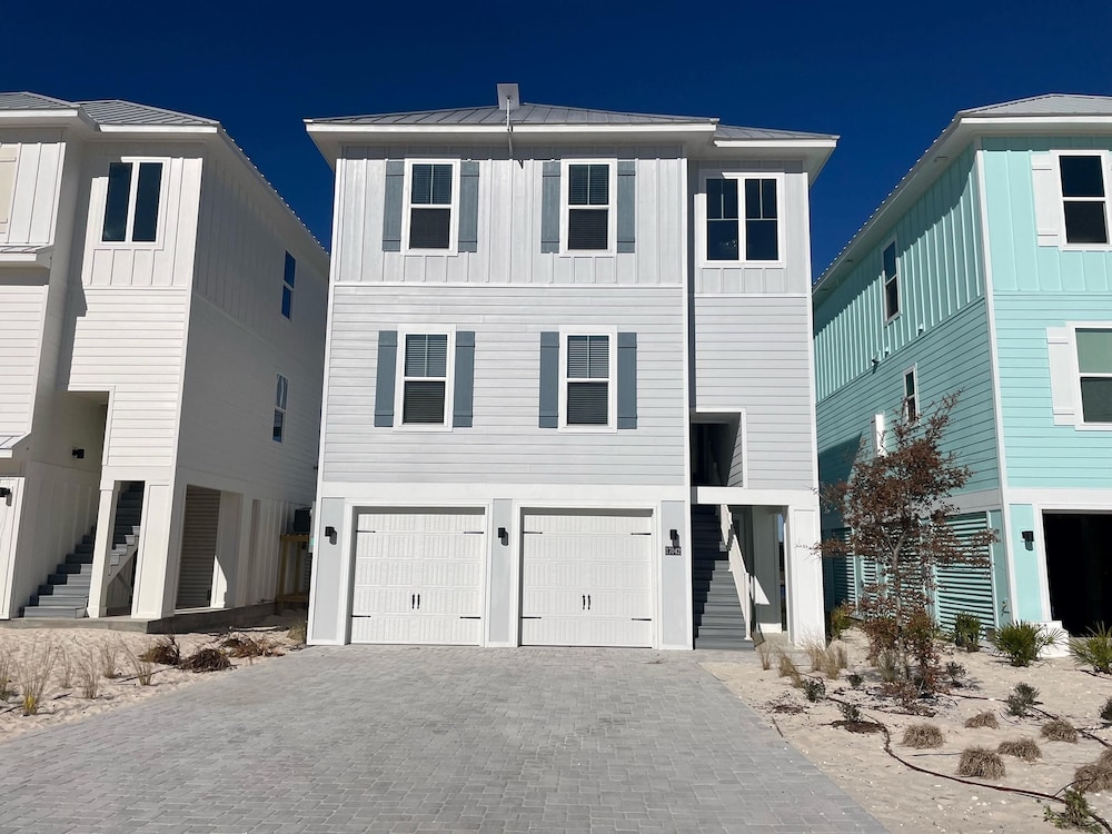 Yacht Harbor House by Southern Vacation Rentals
