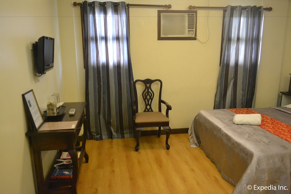 Twin Pines Suites