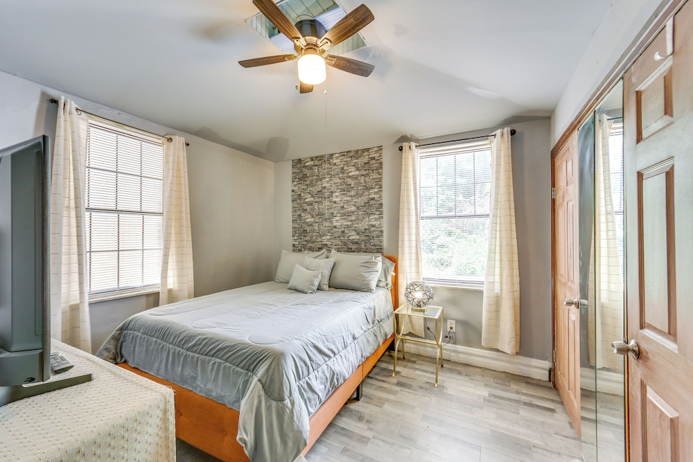 2 Mi to Dtwn Pittsburgh: Family-friendly Townhome!
