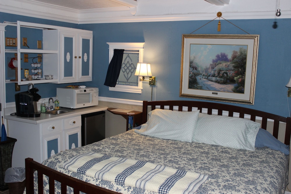 Book Nook Inn