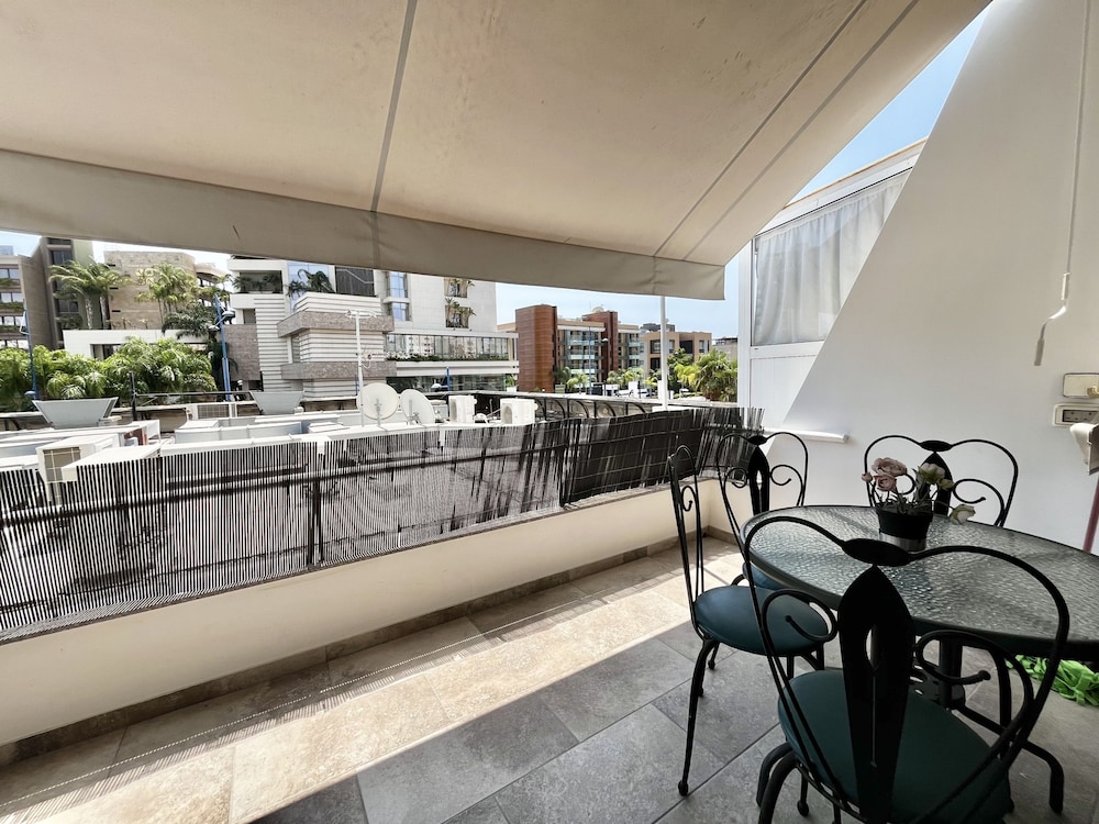 157 LIM - Stay Sunsea Studio