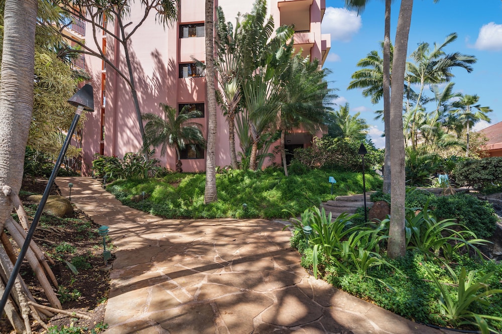 Petite Retreat at Kahana Falls