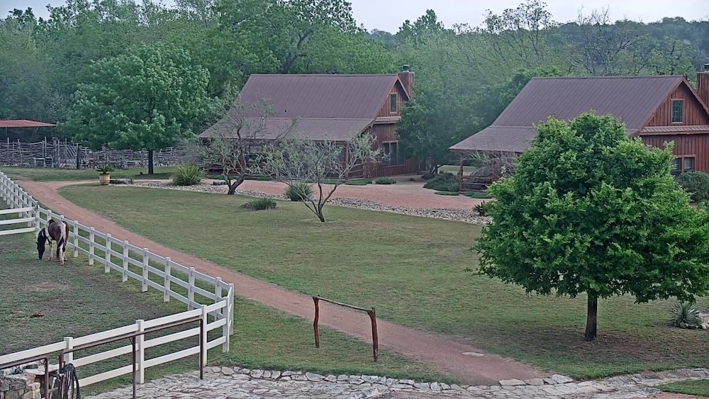 Sistercreek Ranch - First Cabin 2 Bedroom Cabin