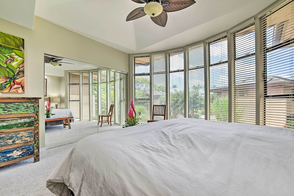Bright & Airy Lahaina Condo - Walk to Beach!