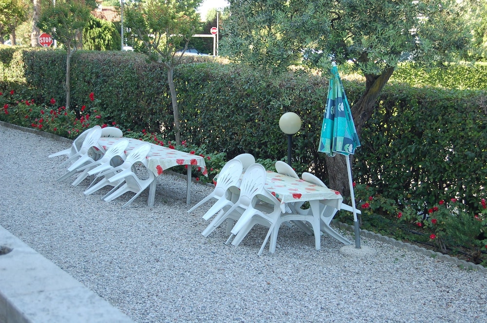 Poggio al Lago