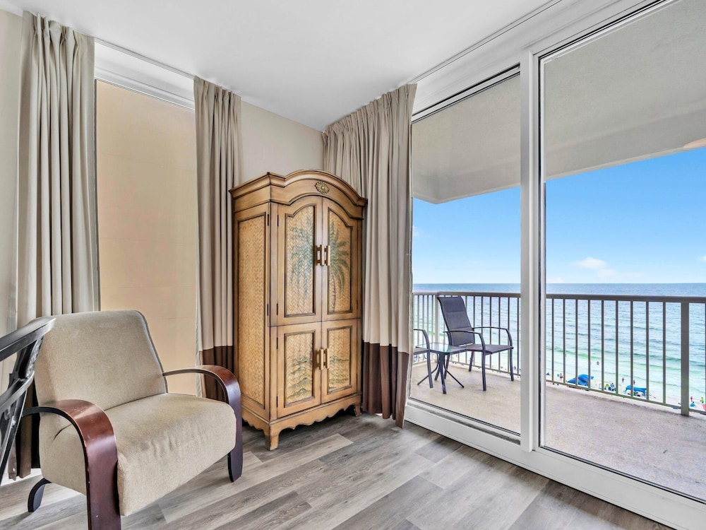 Majestic Beach Towers 1-715