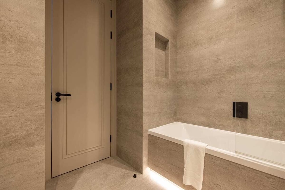 The Brunswick Square Retreat - Glamorous 1bdr Flat