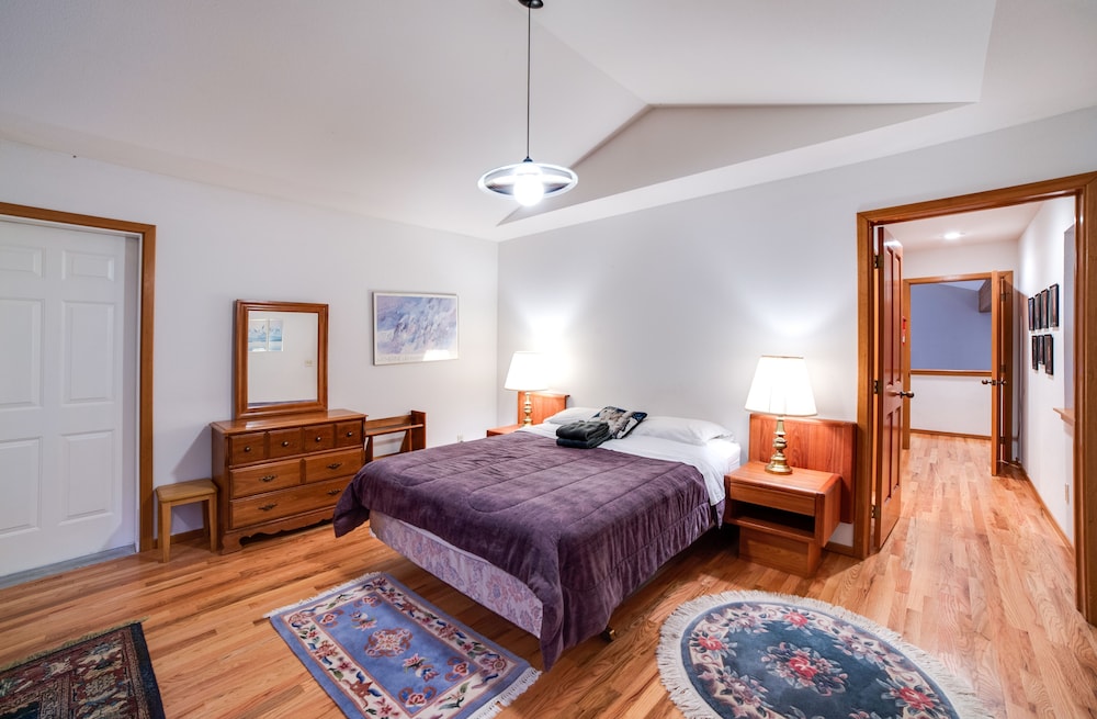 51SL - Ping Pong - Fireplace - D/W - W/D - Sleeps 8 view 3